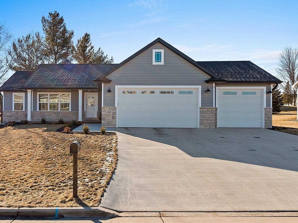 1st image of 105 Brookwood Dr