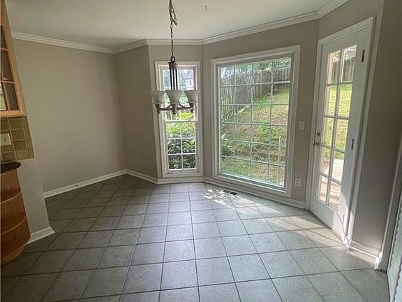 5th image of 1469 Oak Springs Dr
