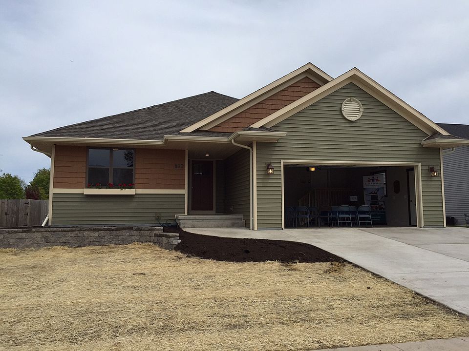 1st image of 822 N 6th Ave