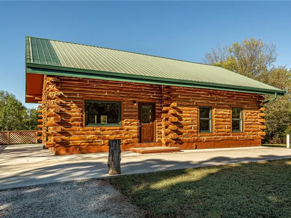 3924 Louisiana Rd, Ottawa, KS 66067