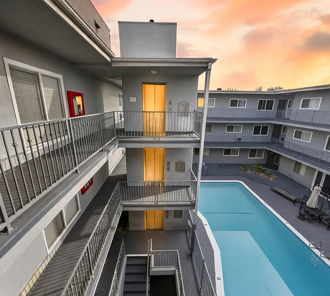 13860 Burbank Blvd — Photo 3