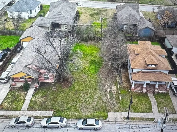 924 E Dashwood St, Fort Worth, TX 76104