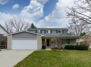 3348 Bluett Dr, Ann Arbor, MI 48105