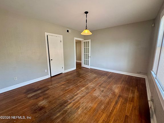 2nd image of 2504 Park St APT 5