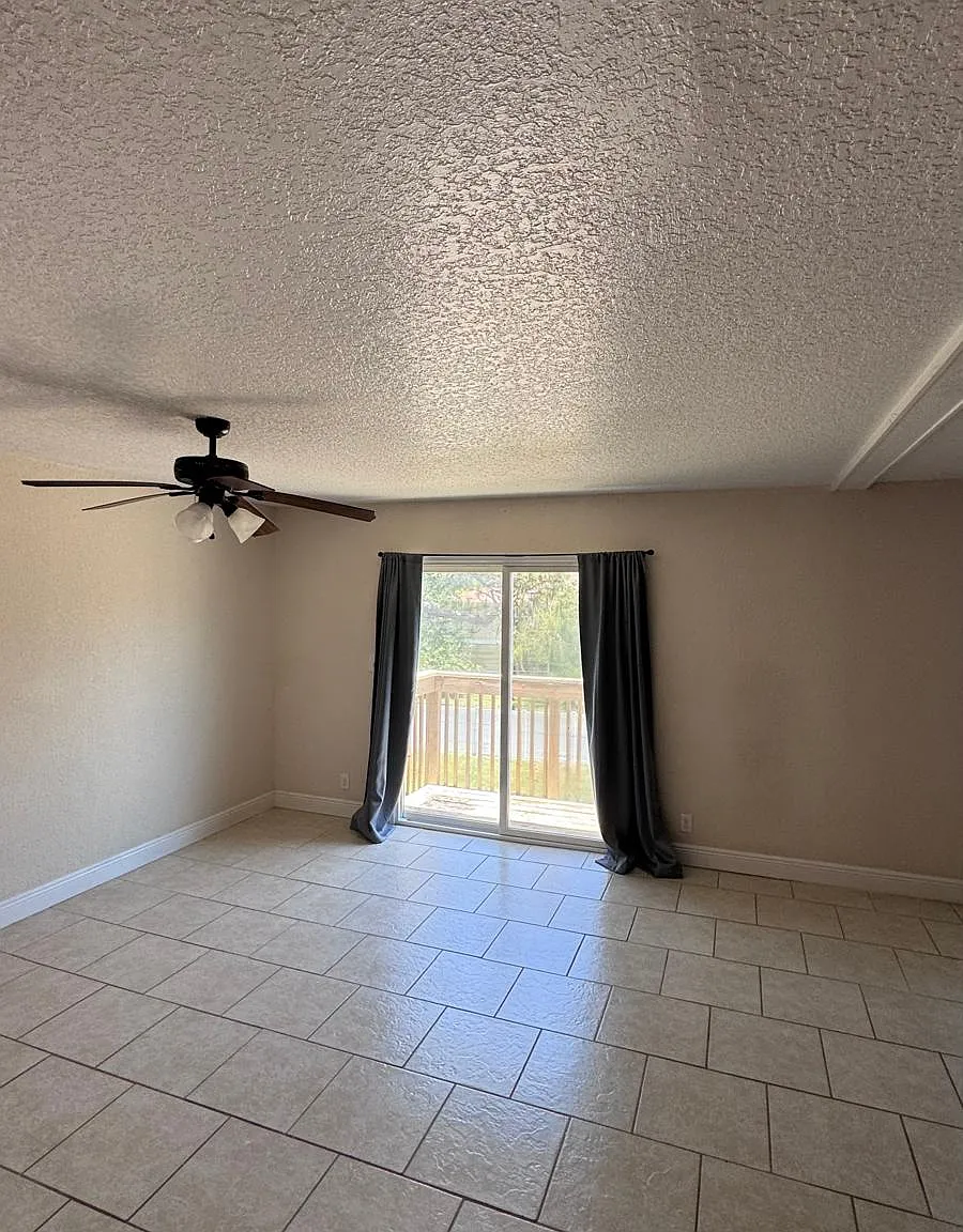 2 bed, 1800 sqft, $1,600 — Photo 1