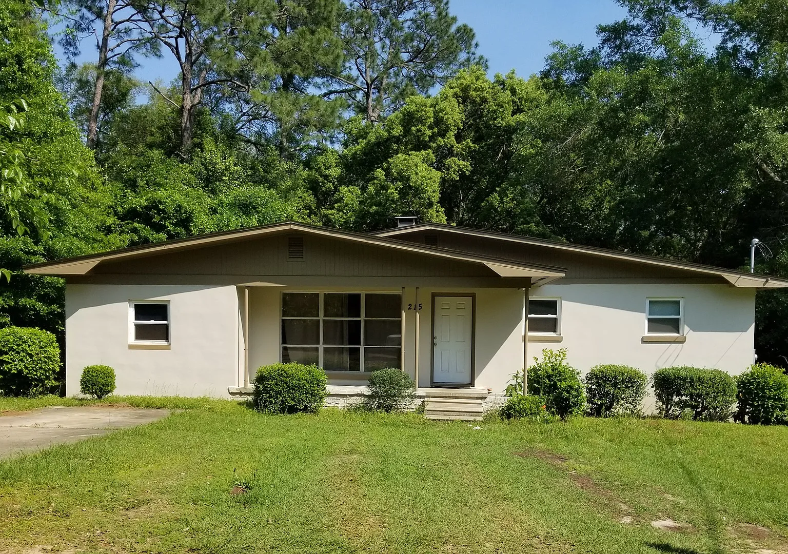 5 Bedroom Home Walking Distance to FSU! Pre-Lease August 2027! — Photo 1