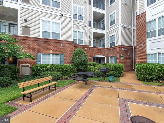 2nd image of 4860 Eisenhower Ave Unit 393