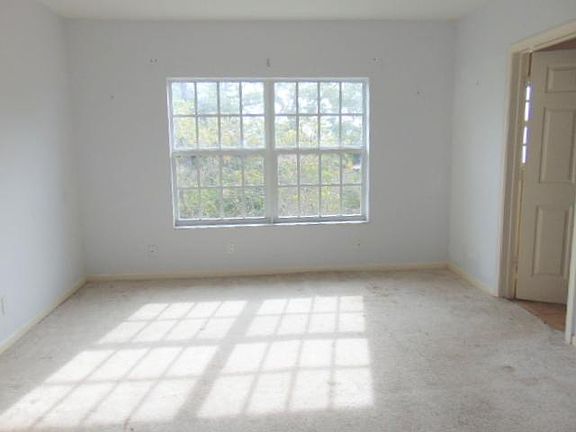 3rd image of 1037 NW 7th Ter