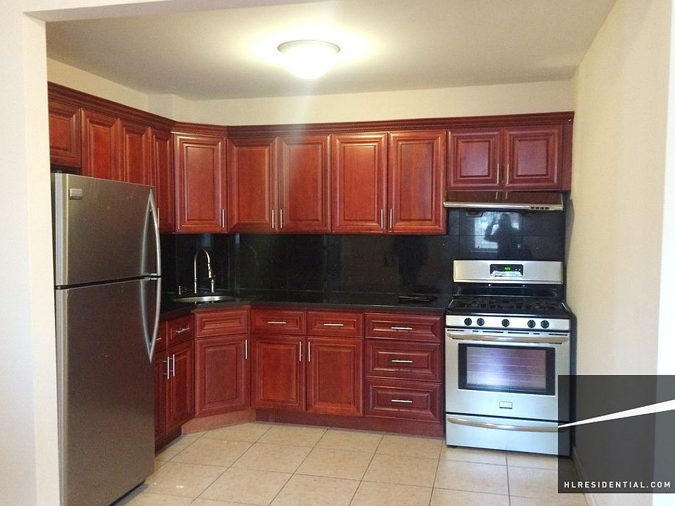 2nd image of 3520 33rd St