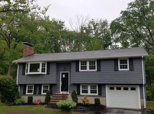 14 Hart St, Burlington, MA 01803
