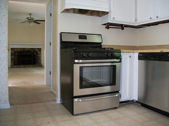 3rd image of 5979 Eton Ct