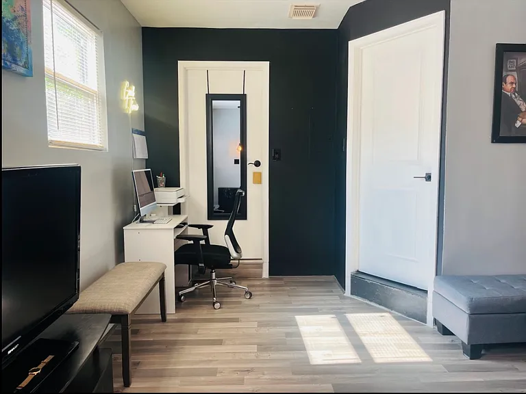 7362 Corian Park Dr — Photo 2