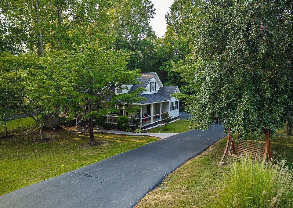 4th image of 230 Storyland Dr