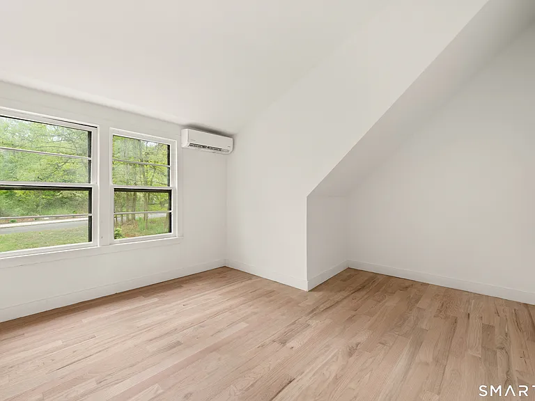 1335 Wolf Hill Rd #2 — Photo 11
