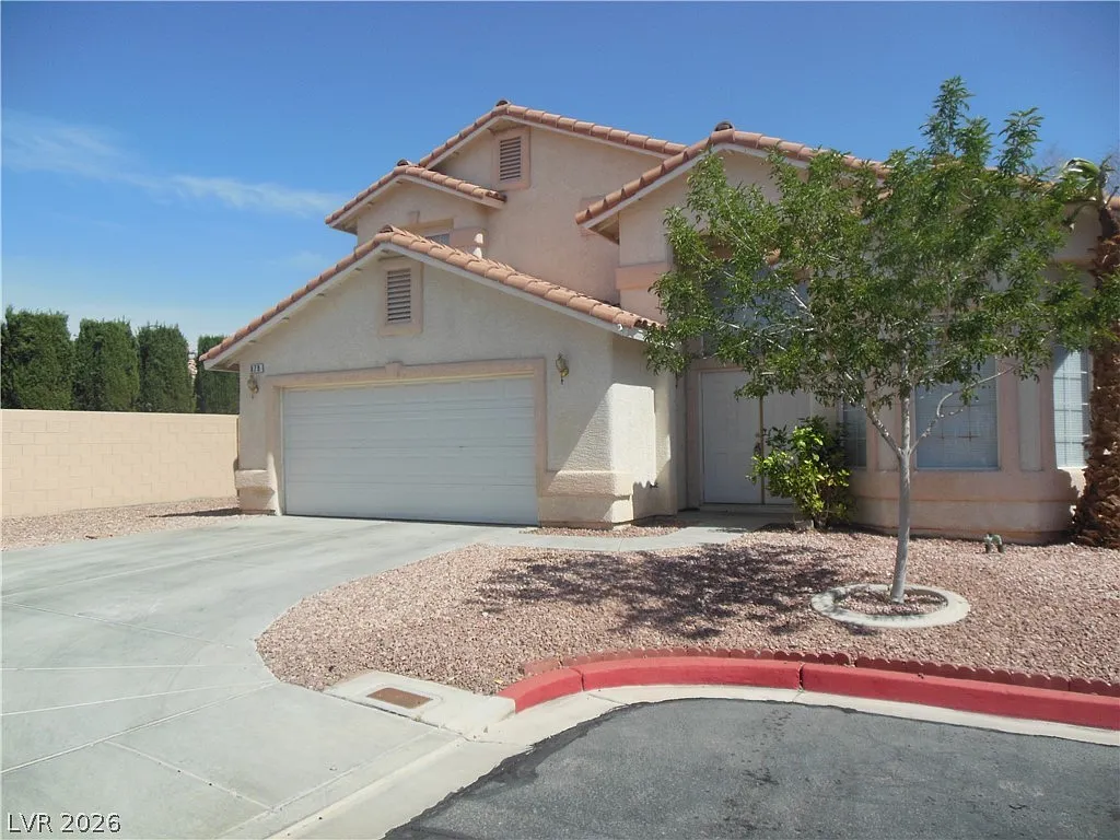 3 bed, 2.5 bath, 1866 sqft, $1,900 — Photo 2