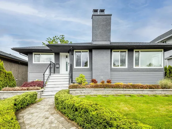 8647 10th Ave, Burnaby, BC V3N 2S9
