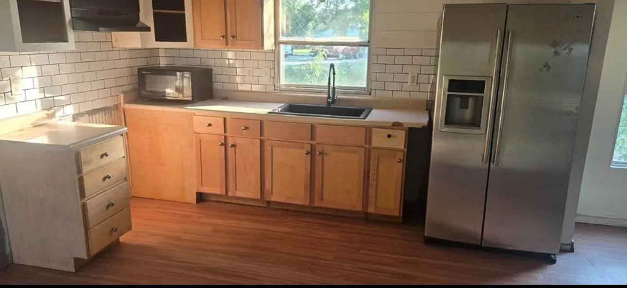 3 bed, 1216 sqft, $1,100 — Photo 1