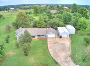 2460 Fox Ln, Blanchard, OK 73010