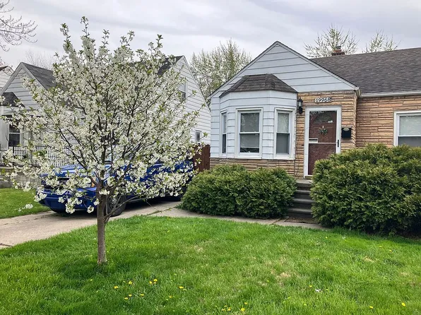 19968 Kenosha St, Harper Woods, MI 48225