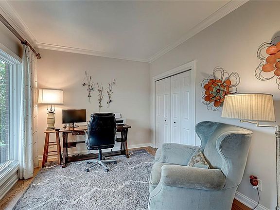 5th image of 1690 Belleflower Ct