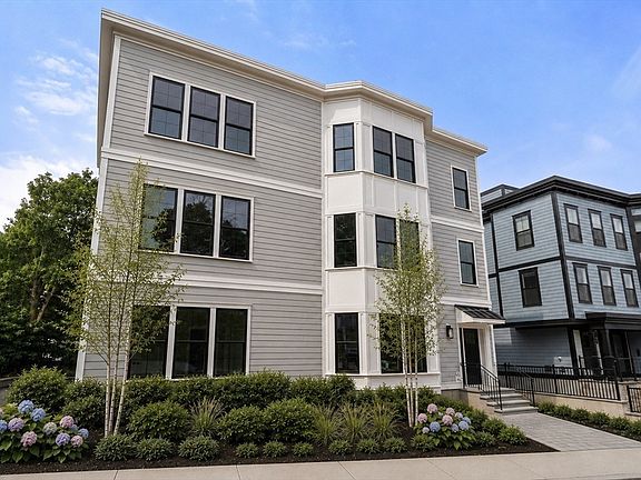 4th image of 228 Washington St #3