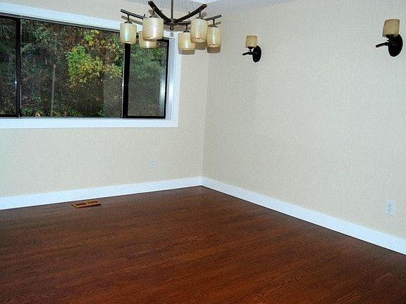 5th image of 16619 SE 43rd St
