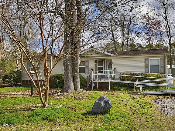 3rd image of 1524 Rossmore Road