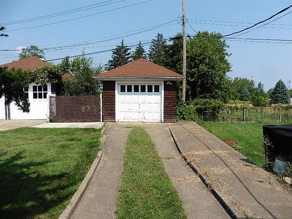 3rd image of 2527 Highway Ave