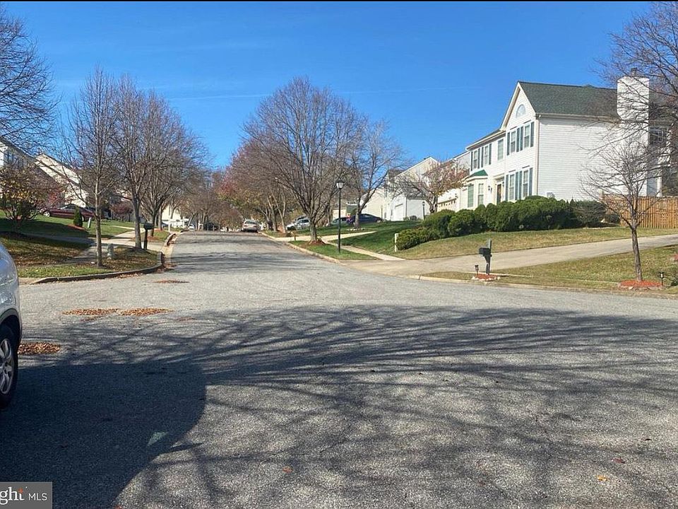 2nd image of 317 Nairn Ct