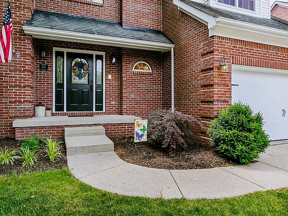 3rd image of 638 Brookgreen Ln