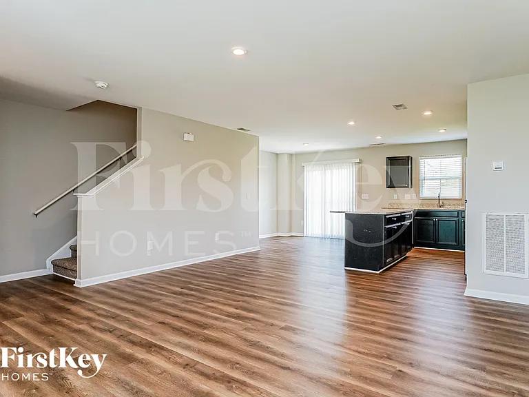 14 Windchime Ct — Photo 3