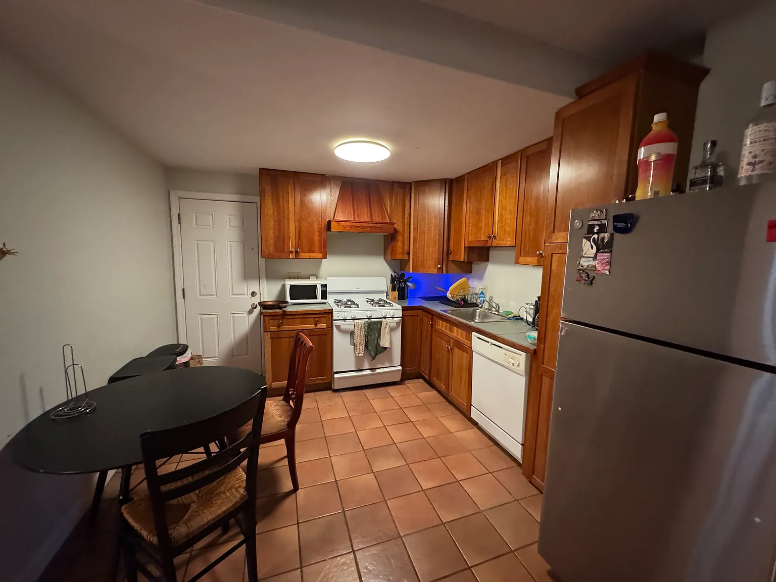 5 bed, 3.0 bath, $4,000 — Photo 3