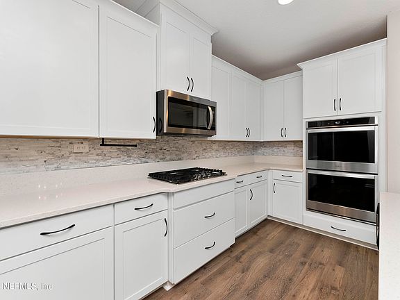 5th image of 255 BEALE Avenue