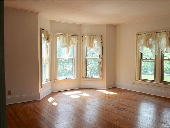 5th image of 5148 Highbridge St