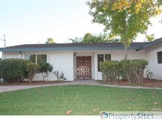 1161 Viewmont Dr, Escondido, CA 92027
