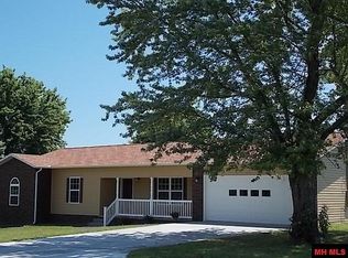 105 Lakeview Dr, Gassville, AR 72635