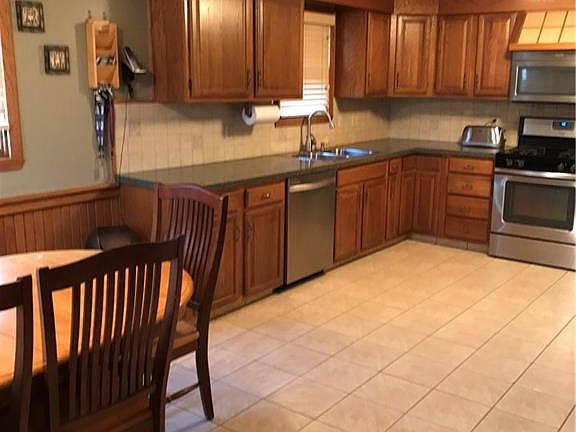 3rd image of 339 Southwood Dr