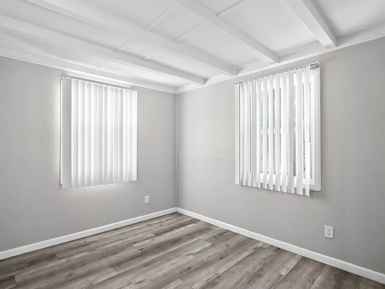 Moval Terrace Apartments — Photo 5