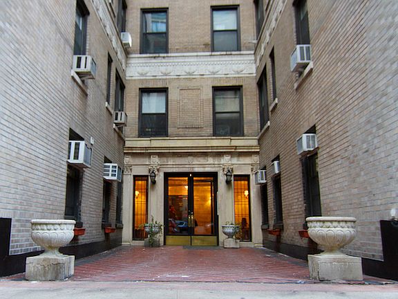 3rd image of 145 W 71st St APT 5G