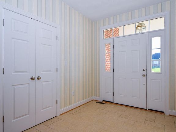 4th image of 98 Magnolia Ln