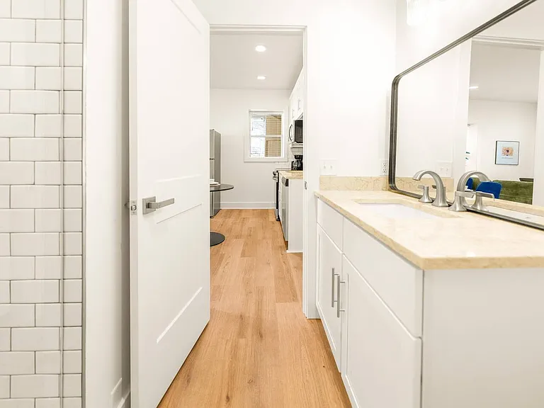 4245 Troost Ave #3 — Photo 12