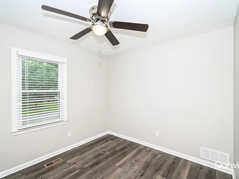 40 Silverthorne Dr — Photo 12