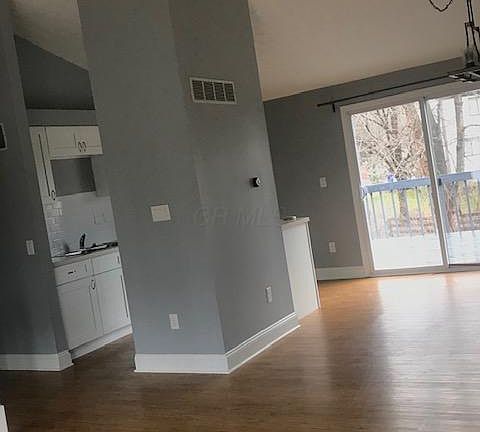 4th image of 3762 Tanager Dr