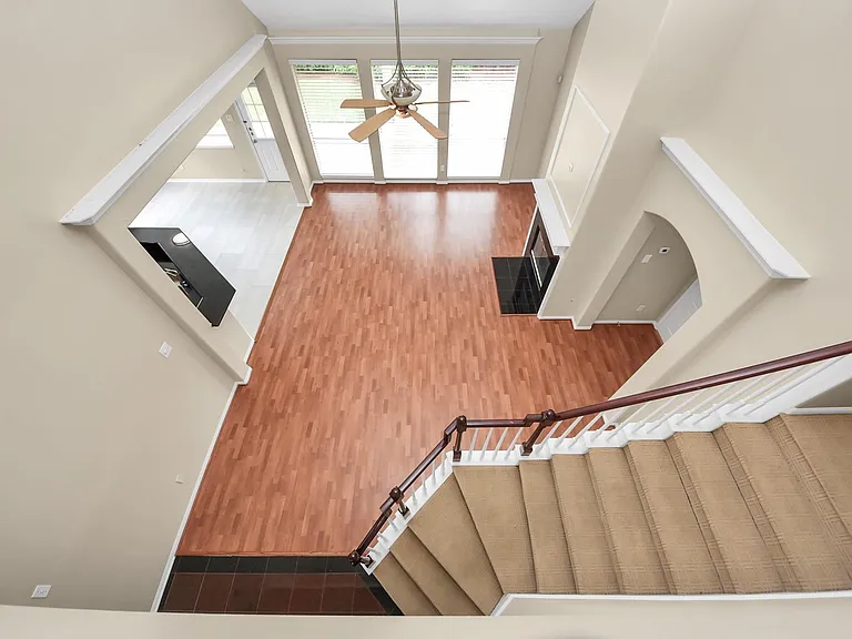 435 Leisure Dr — Photo 30