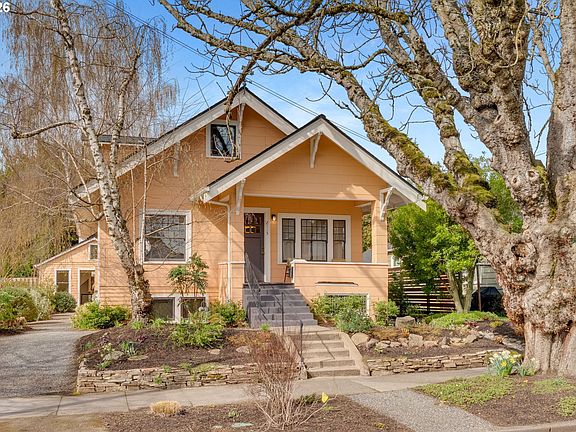 2nd image of 2115 SE 35th Pl