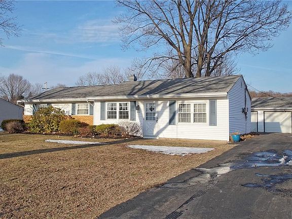 3rd image of 6745 Canterbury Dr