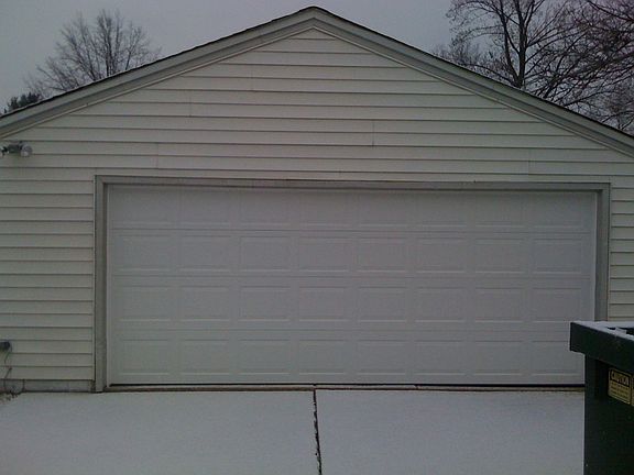 2 + Car Garage  New Door & Opener