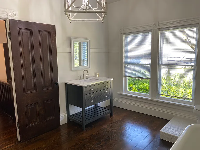 578 Broadway — Photo 23