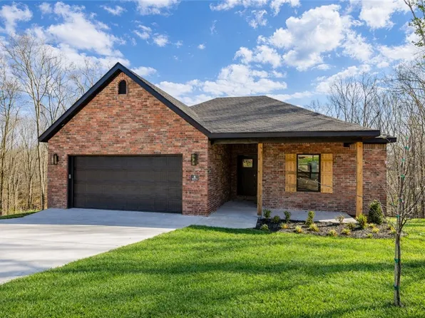 8 Epping Dr, Bella Vista, AR 72714