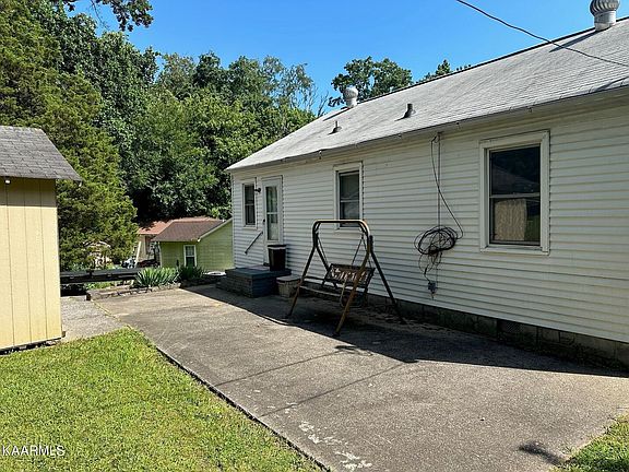 2nd image of 2364 Greenfield Ln